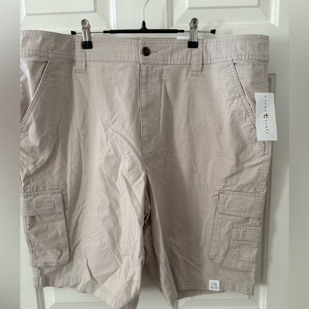 Brand New with Tags, Men’s True Craft Cargo Shorts. 
Size 40